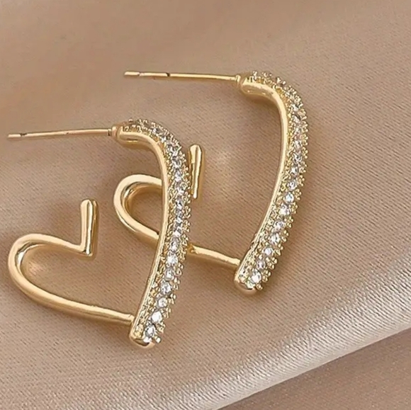 Heart Design Hoop Earrings Alloy 18K Plated BLING Jewelry Simulated Diamonds - Picture 2 of 4